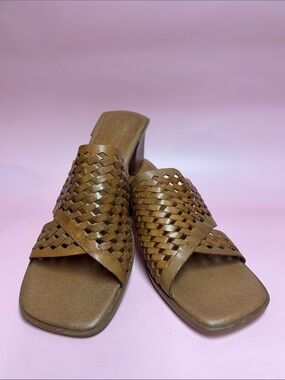 JB Lefebvre Women’s Woven Slide Heel in Brown -Classic Summer Mule leather upper